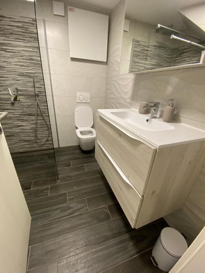 Apartma Sinitus Izola Eksteriør billede